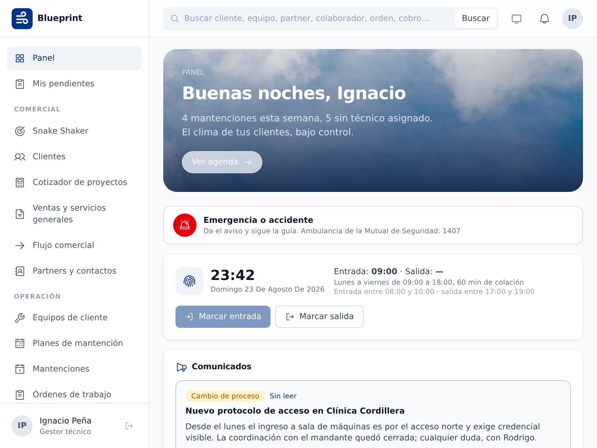 Blueprint en una tableta, mostrando el panel de la operación